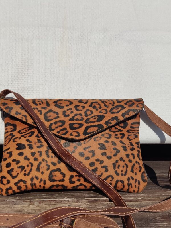 ΔΕΡΜΑΤΙΝΗ ΧΕΙΡΟΠΟΙΗΤΗ ΤΣΑΝΤΑ-ΦΑΚΕΛΟΣ 0805 ANIMAL PRINT BRONW